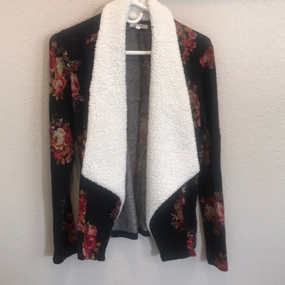 Donated Maurices Floral Sherpa Open Cardigan EUC Size Small - Picture 12 of 13